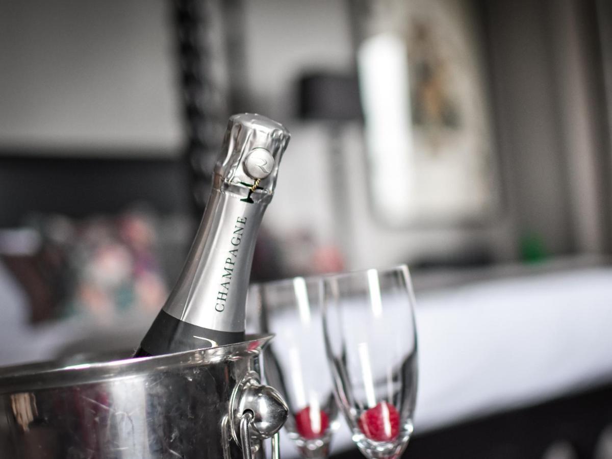 The Meadowpark Bar, Kitchen & Rooms Stirling Exteriör bild
